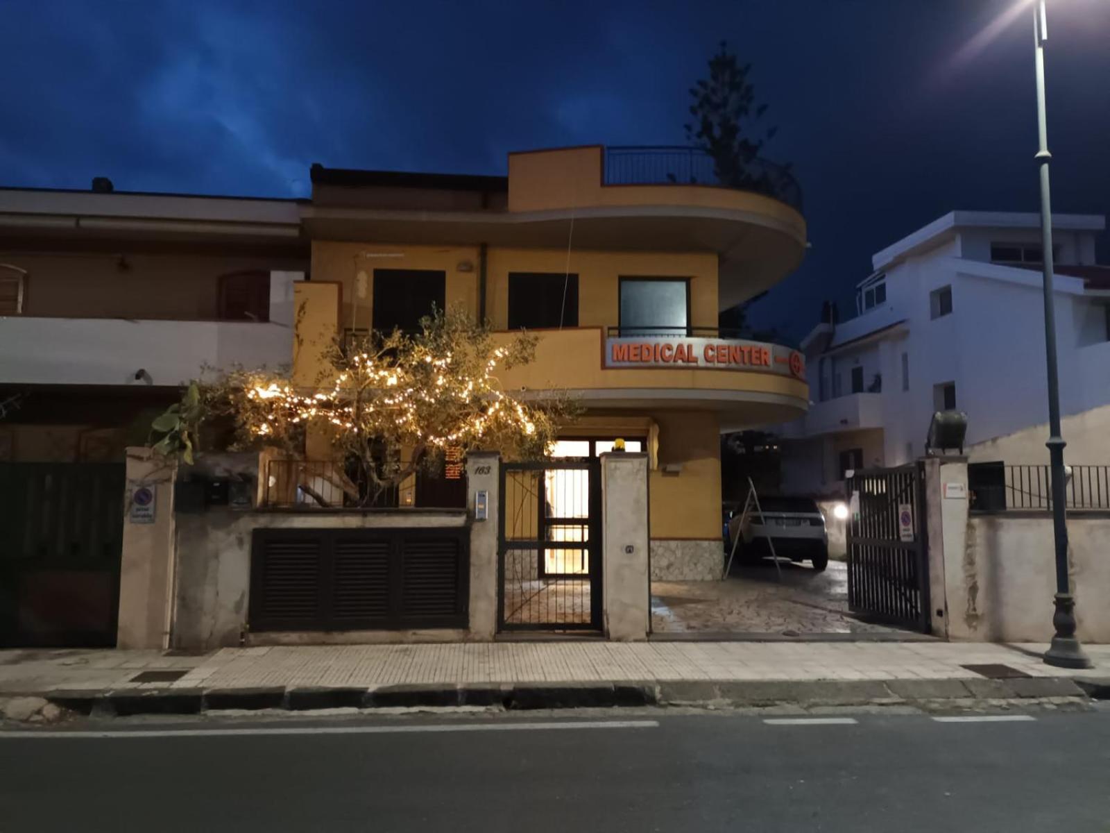Casa Carmelo Apartment Ница ди Сицилия Екстериор снимка