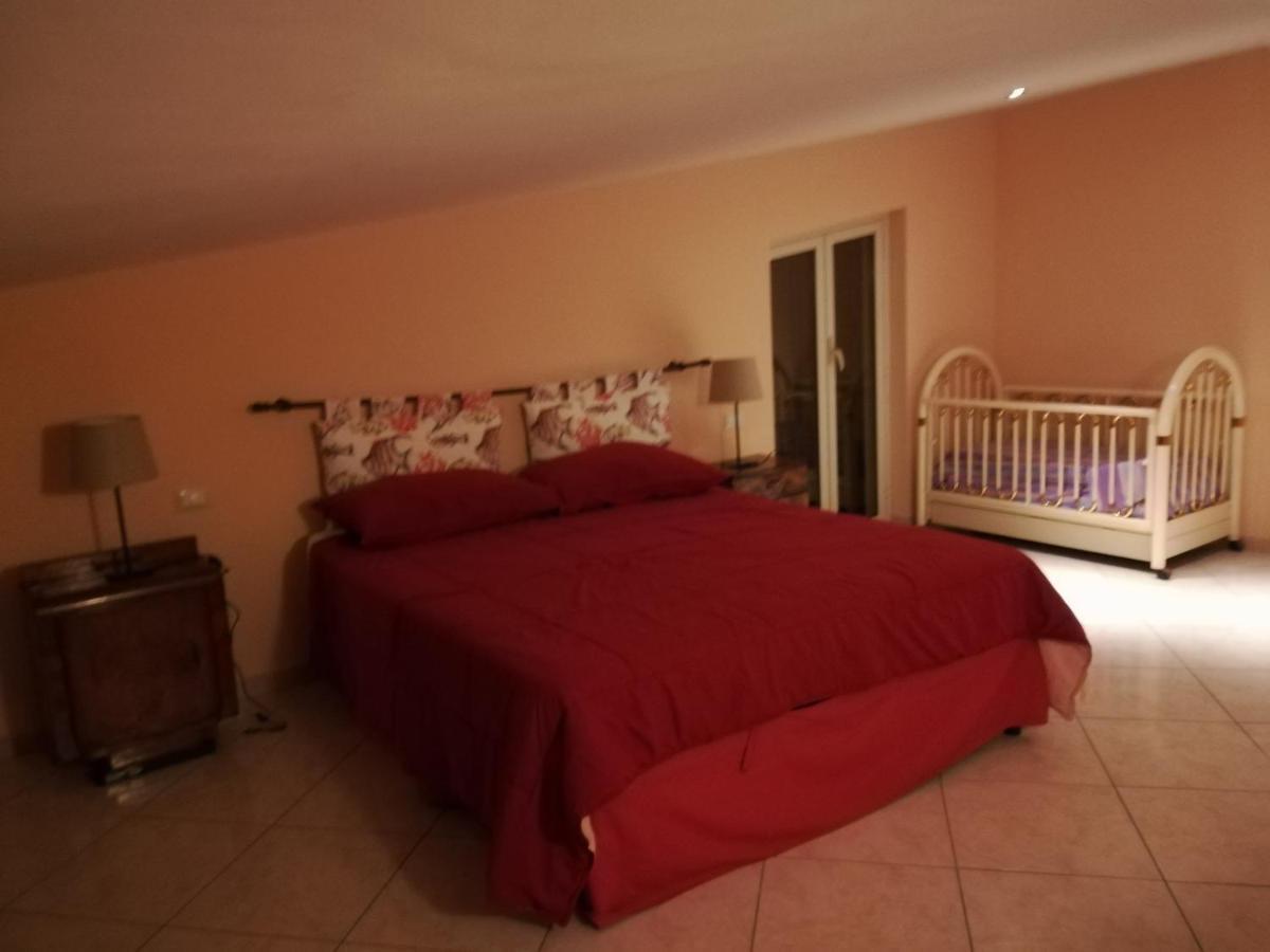 Casa Carmelo Apartment Ница ди Сицилия Екстериор снимка
