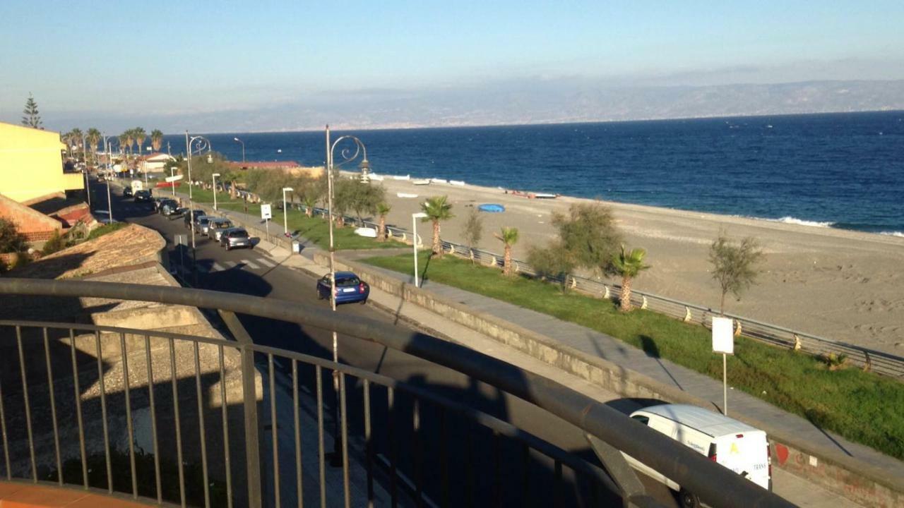 Casa Carmelo Apartment Ница ди Сицилия Екстериор снимка